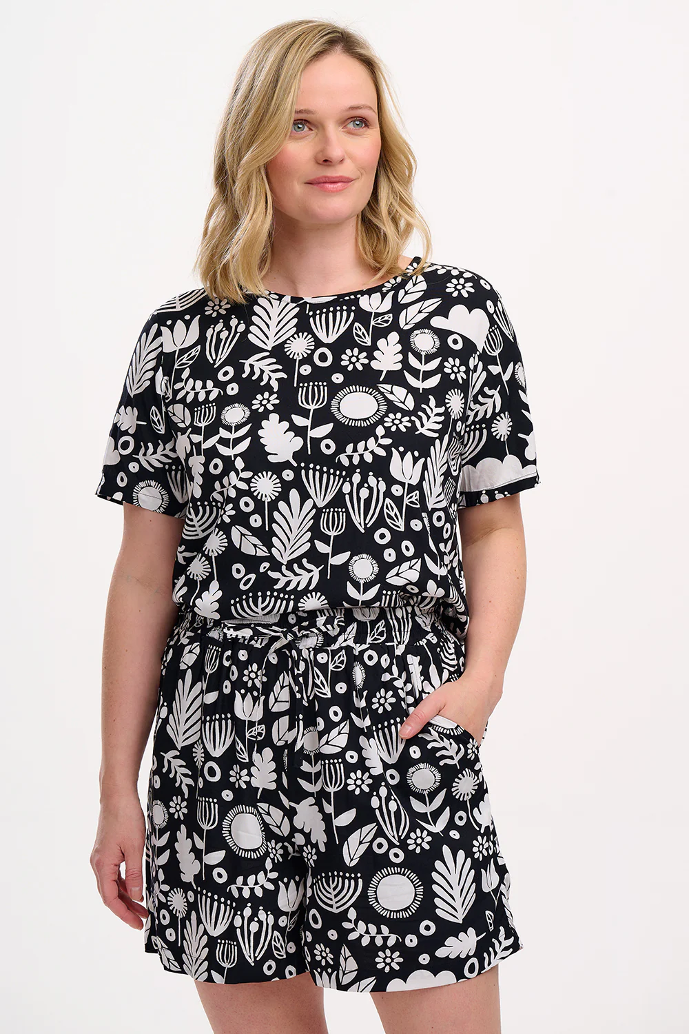 Christina Top - Monochrome, Folk Floral - Image 4