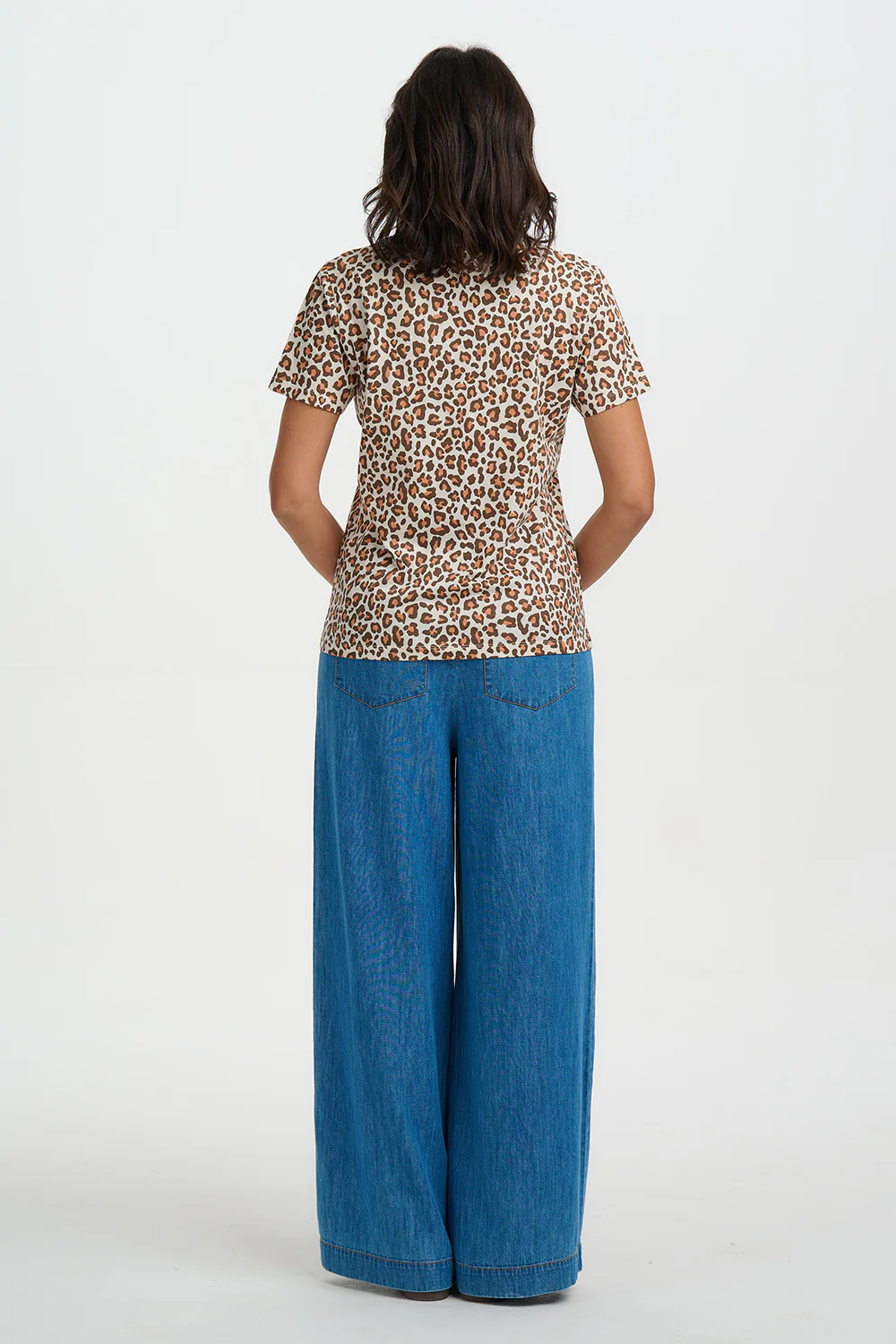 Maggie T-Shirt - Cream, Classic Leopard - Image 4