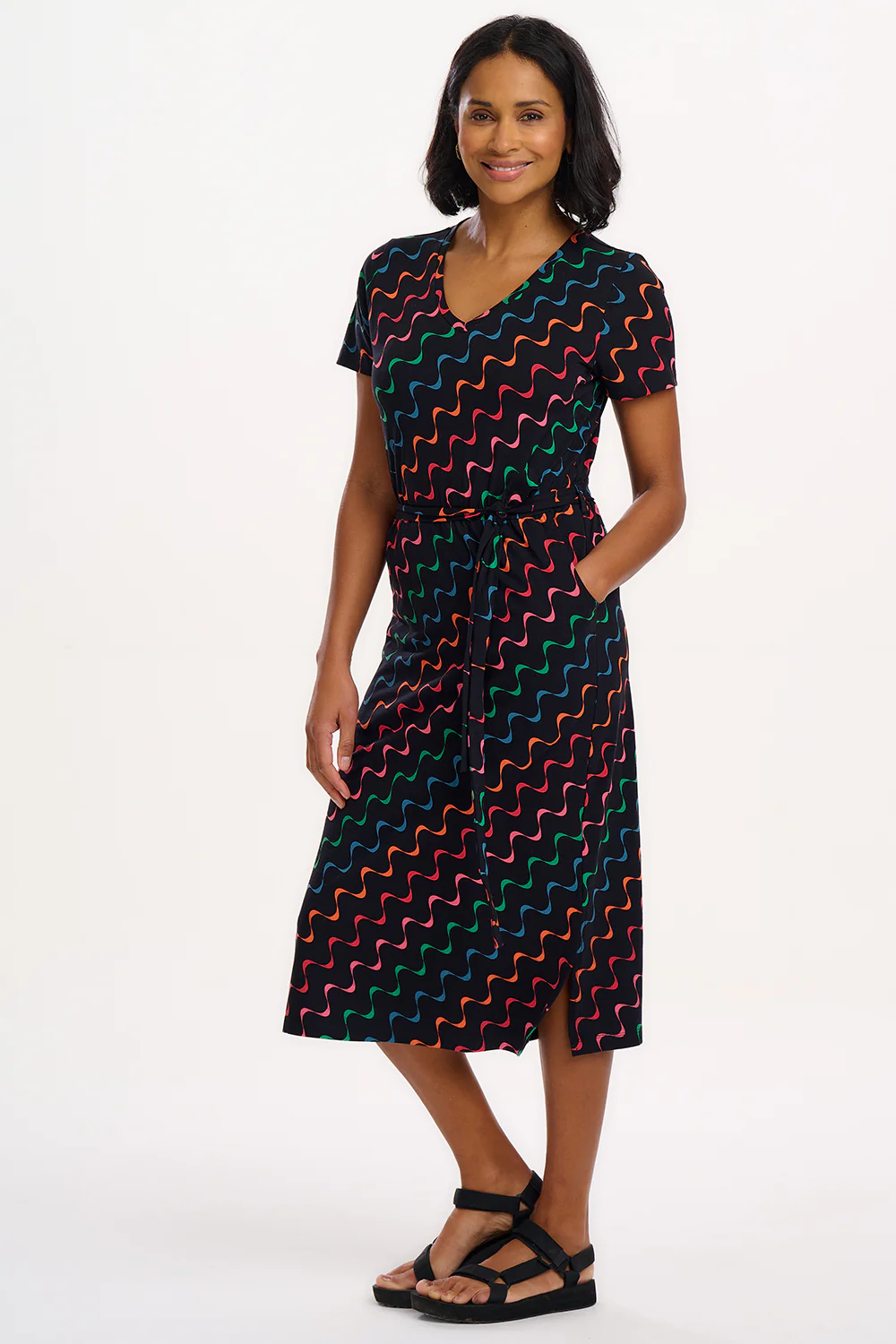 Mara V-Neck Jersey Midi Dress - Black/Multi, Undulating Waves - Image 4