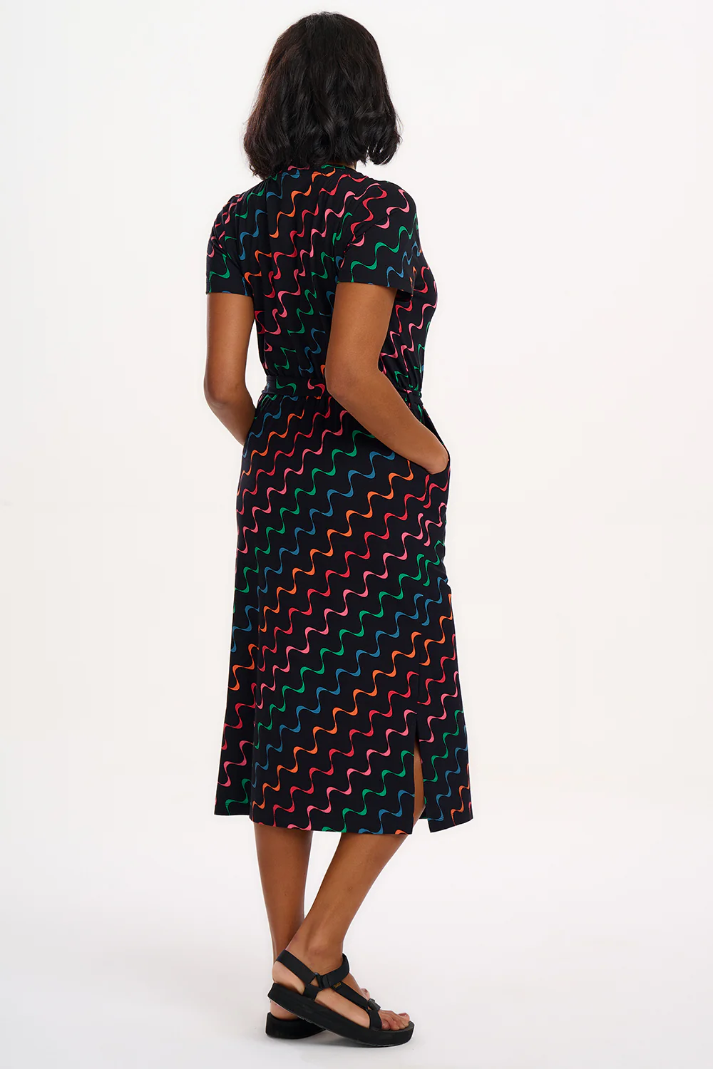 Mara V-Neck Jersey Midi Dress - Black/Multi, Undulating Waves - Image 6
