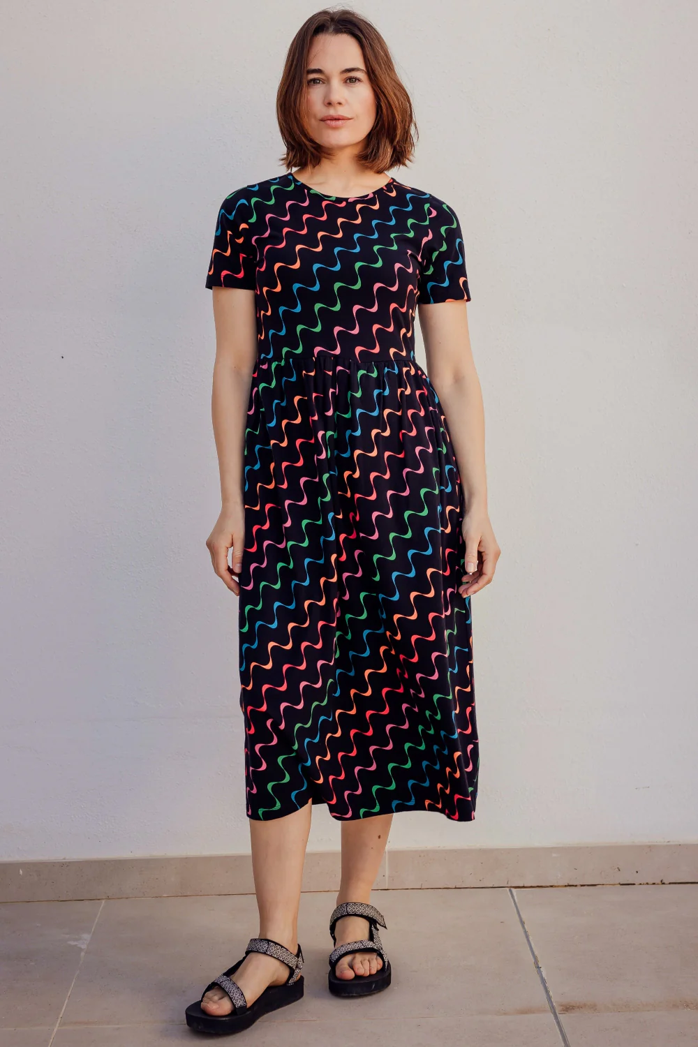 Sofia Jersey Midi Dress - Black/Multi, Undulating Waves - Image 4